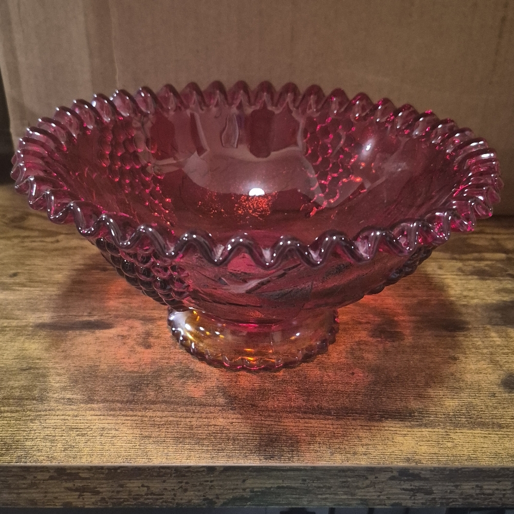Vtg Amberina Glass Embossed Grapes & Leaves Motif Footed Fruit Centerpiece Bowl